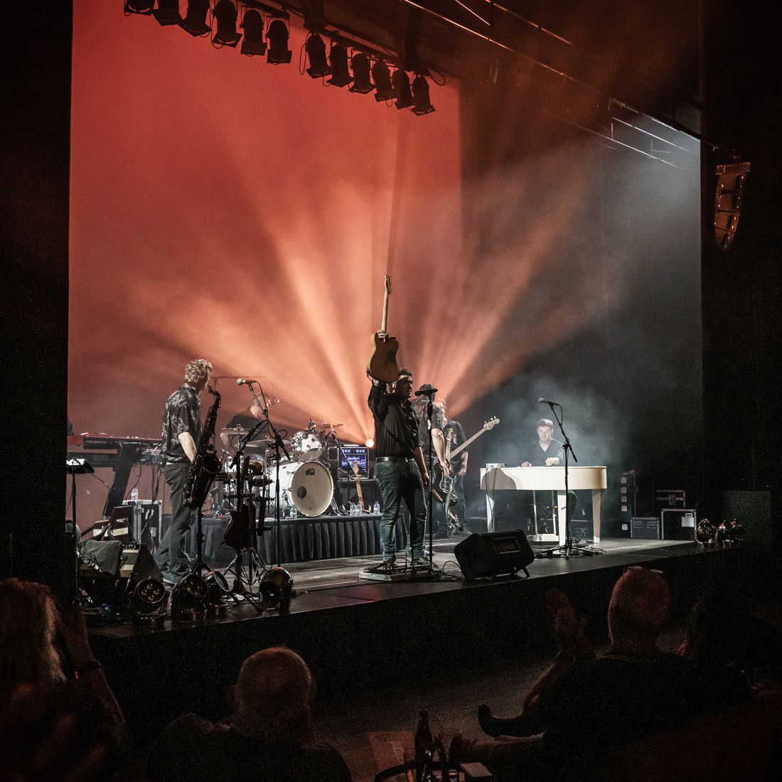 Op 11 september 2021 speelde The Bruceband in Hoogeveen. Het tuinconcert werd naar binnen verplaatst vanwege het weer. Foto's door Photo Anya