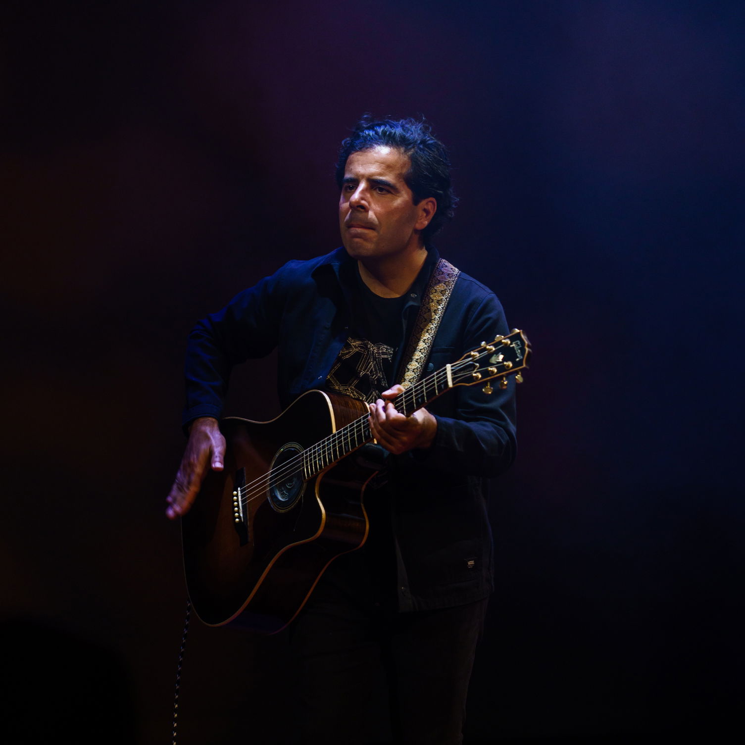 Het tuinconcert van Van Dik Hout op 24 juli 2021 werd verplaatst naar de Tamboerzaal. Photo Anya maakte foto's van het concert in Hoogeveen.