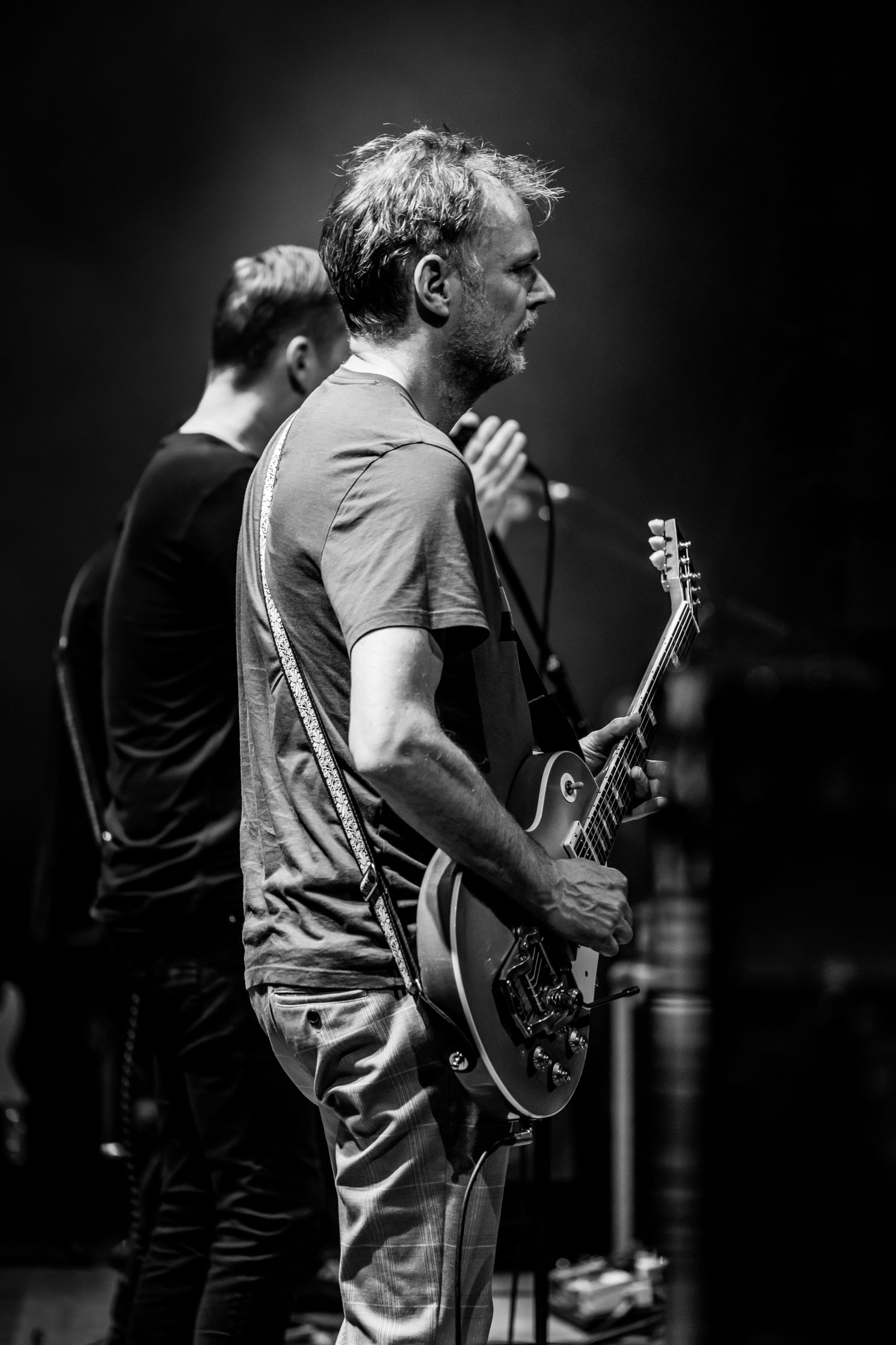 Het tuinconcert van Van Dik Hout op 24 juli 2021 werd verplaatst naar de Tamboerzaal. Photo Anya maakte foto's van het concert in Hoogeveen.