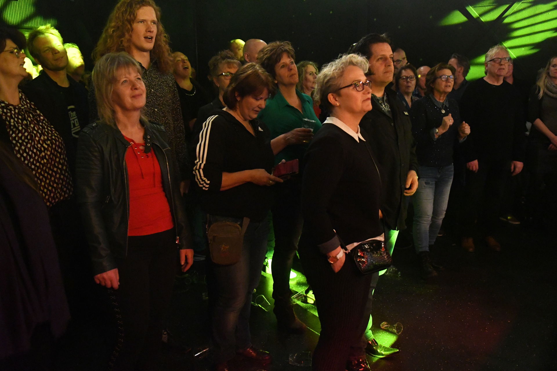 Persbureau Meter maakte foto's van het uitverkochte Def Americans concert in Het Podium. De Johnny Cash Tribute band speelde de nummer van de beruchte plaat San Quentin