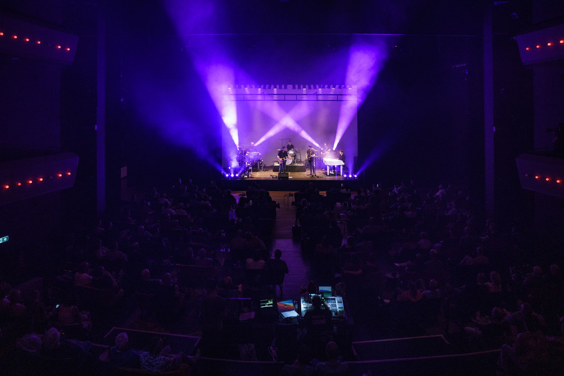 Op 11 september 2021 speelde The Bruceband in Hoogeveen. Het tuinconcert werd naar binnen verplaatst vanwege het weer. Foto's door Photo Anya