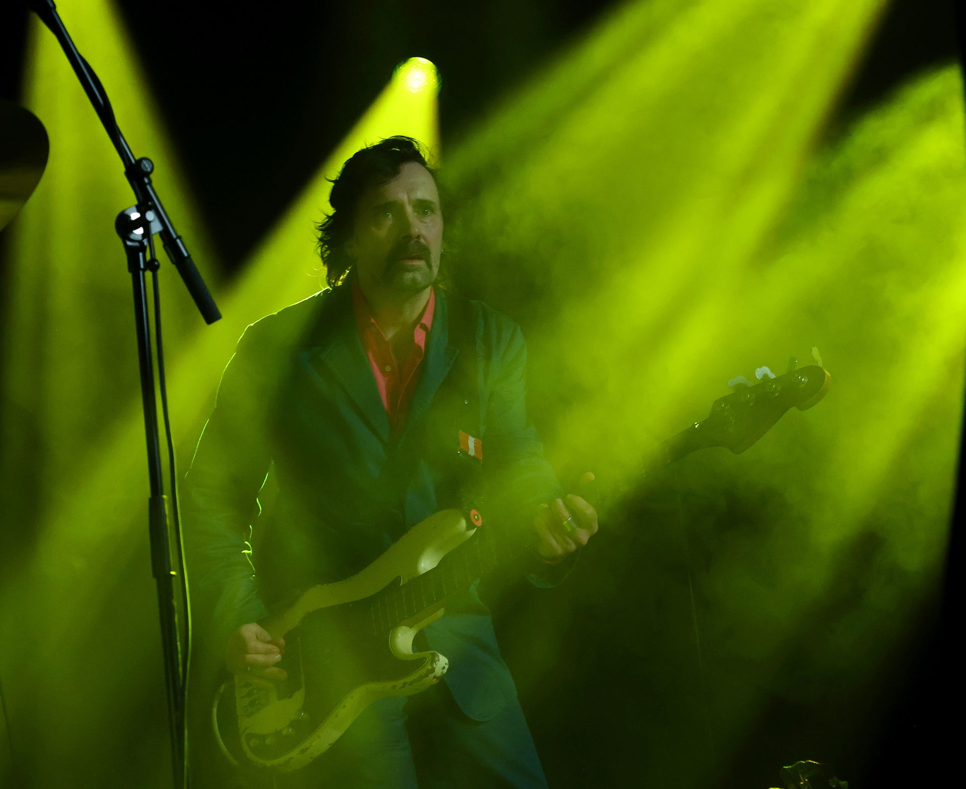 Shiny Happy People - Martin Peelen