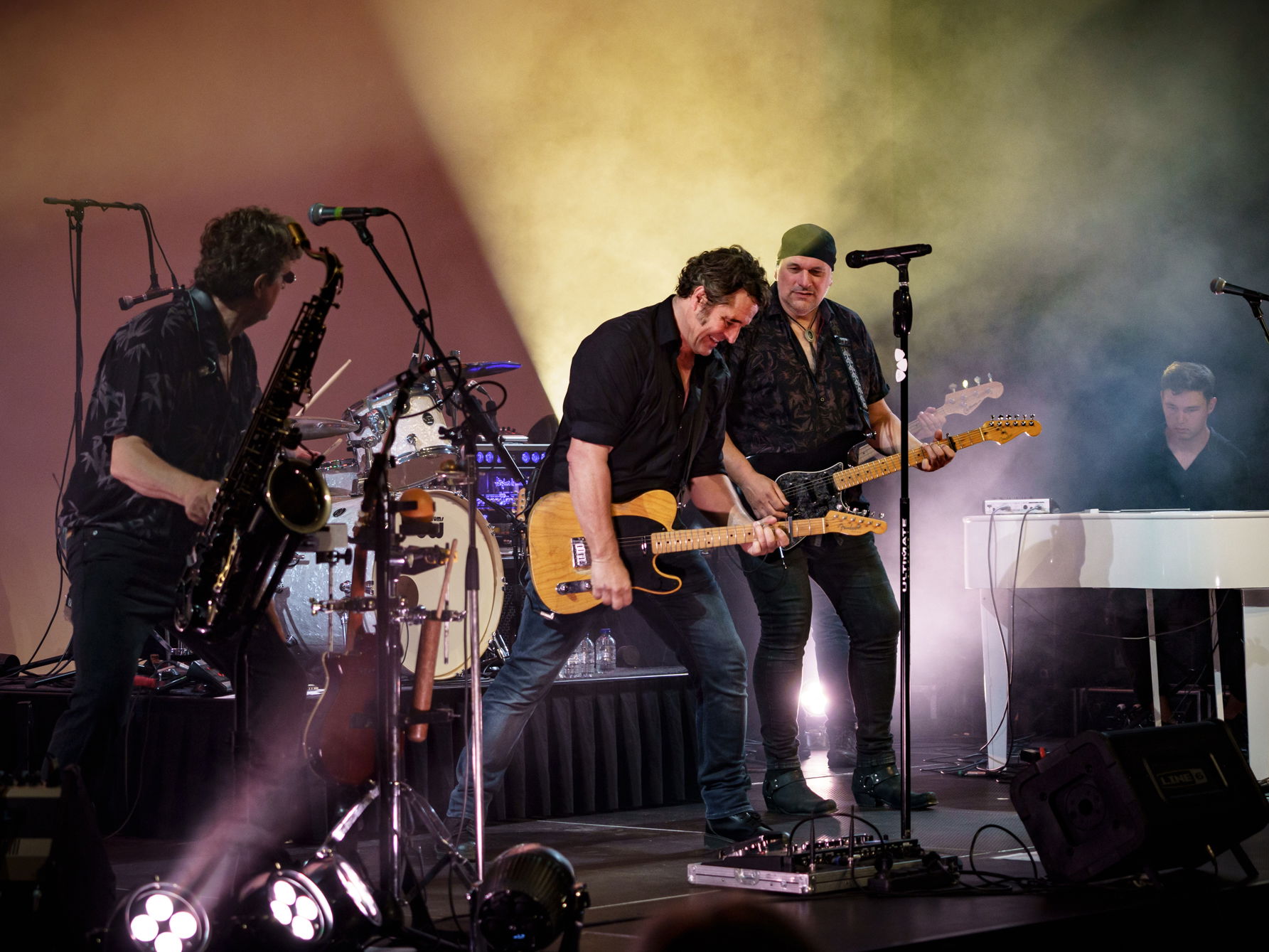 Op 11 september 2021 speelde The Bruceband in Hoogeveen. Het tuinconcert werd naar binnen verplaatst vanwege het weer. Foto's door Photo Anya