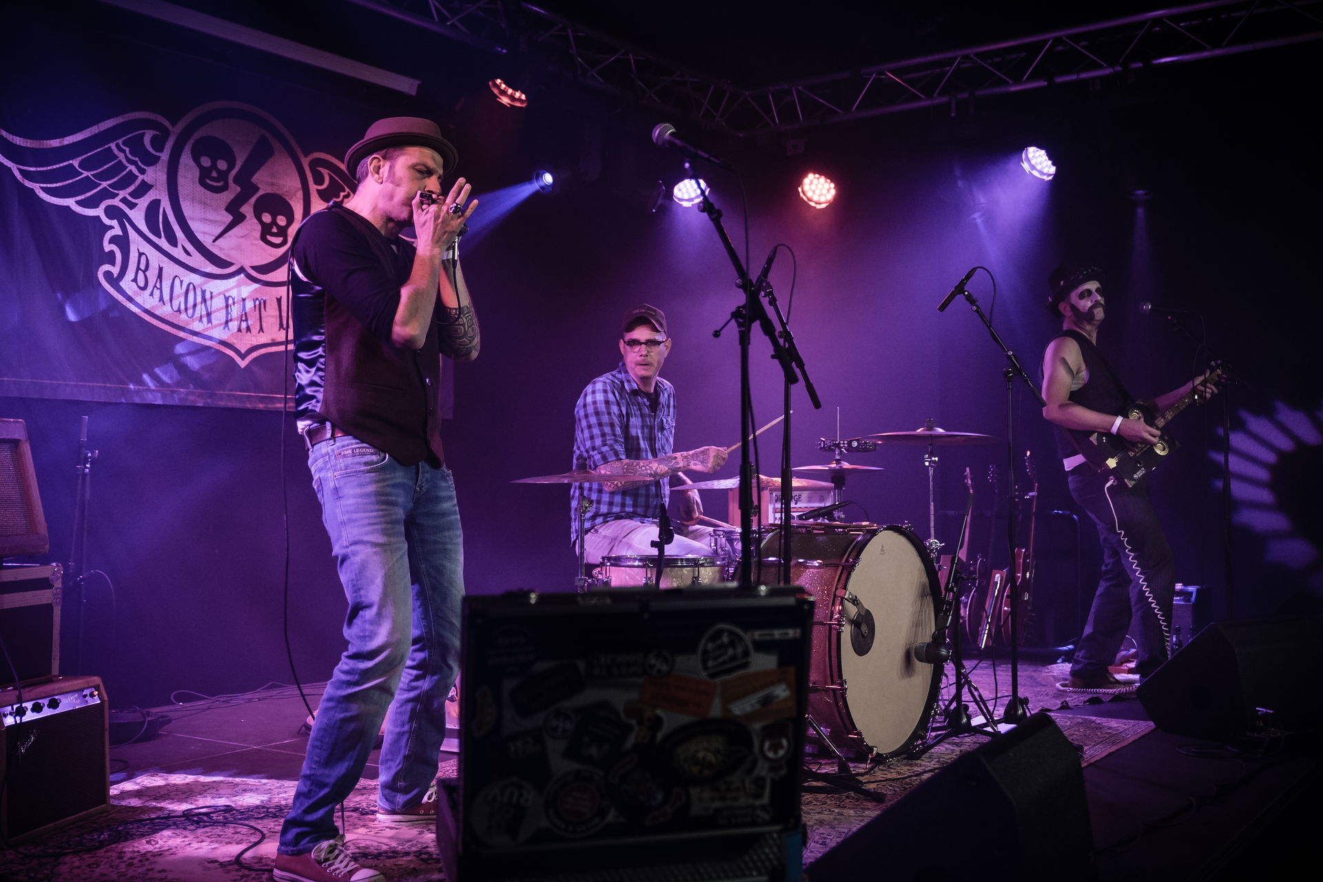 Photo Anya maakte foto's van het optreden van Bacon Fat Louis tijdens de Bluesnight op 5 oktober 2019 in Het Podium