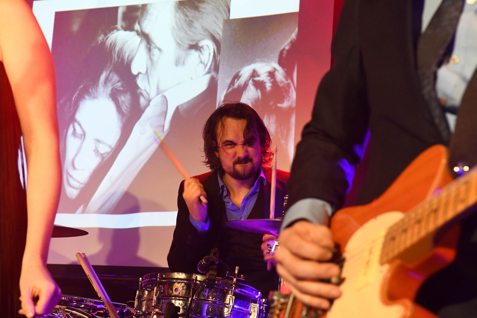 Persbureau Meter maakte foto's van het uitverkochte Def Americans concert in Het Podium. De Johnny Cash Tribute band speelde de nummer van de beruchte plaat San Quentin