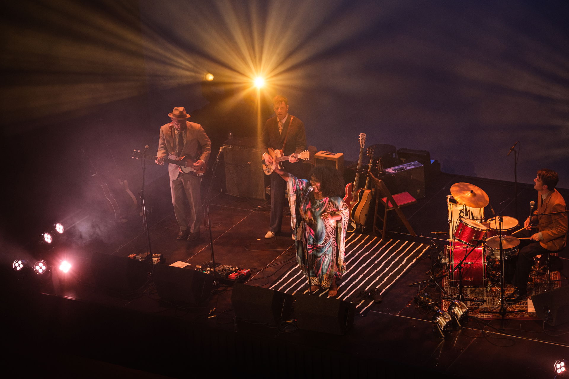 Michelle David & the True-tones speelden op 10 september 2021 een tuinconcert in Hoogeveen. Het concert vond wegens slecht weer binnen plaats.