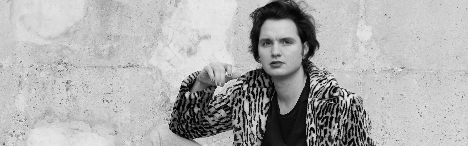 Jett Rebel speelt een livestream concert tijdens Locked & Live in Het Podium