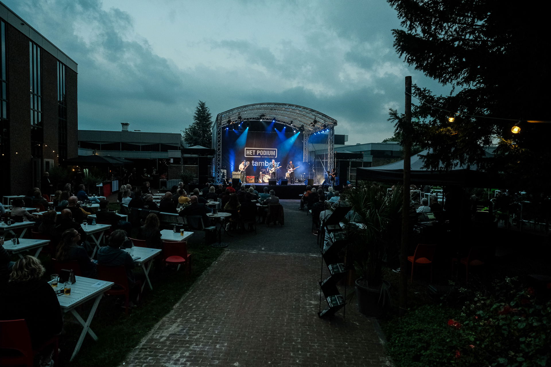 Tuinconcert Ian Siegal 2021 - Foto's Tjeerd Derkink