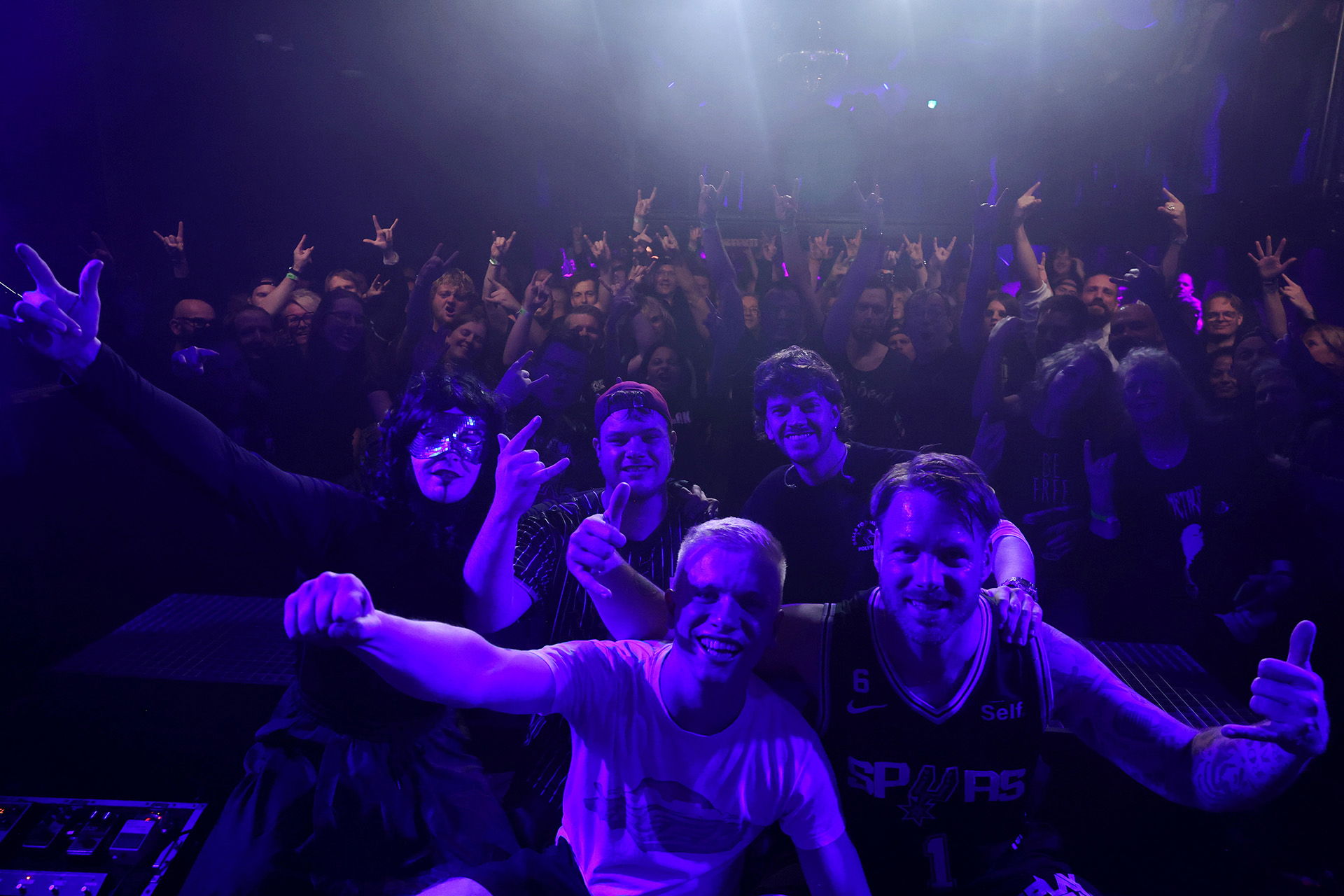 The Hunting Party + Dad Vibes - Martin Peelen