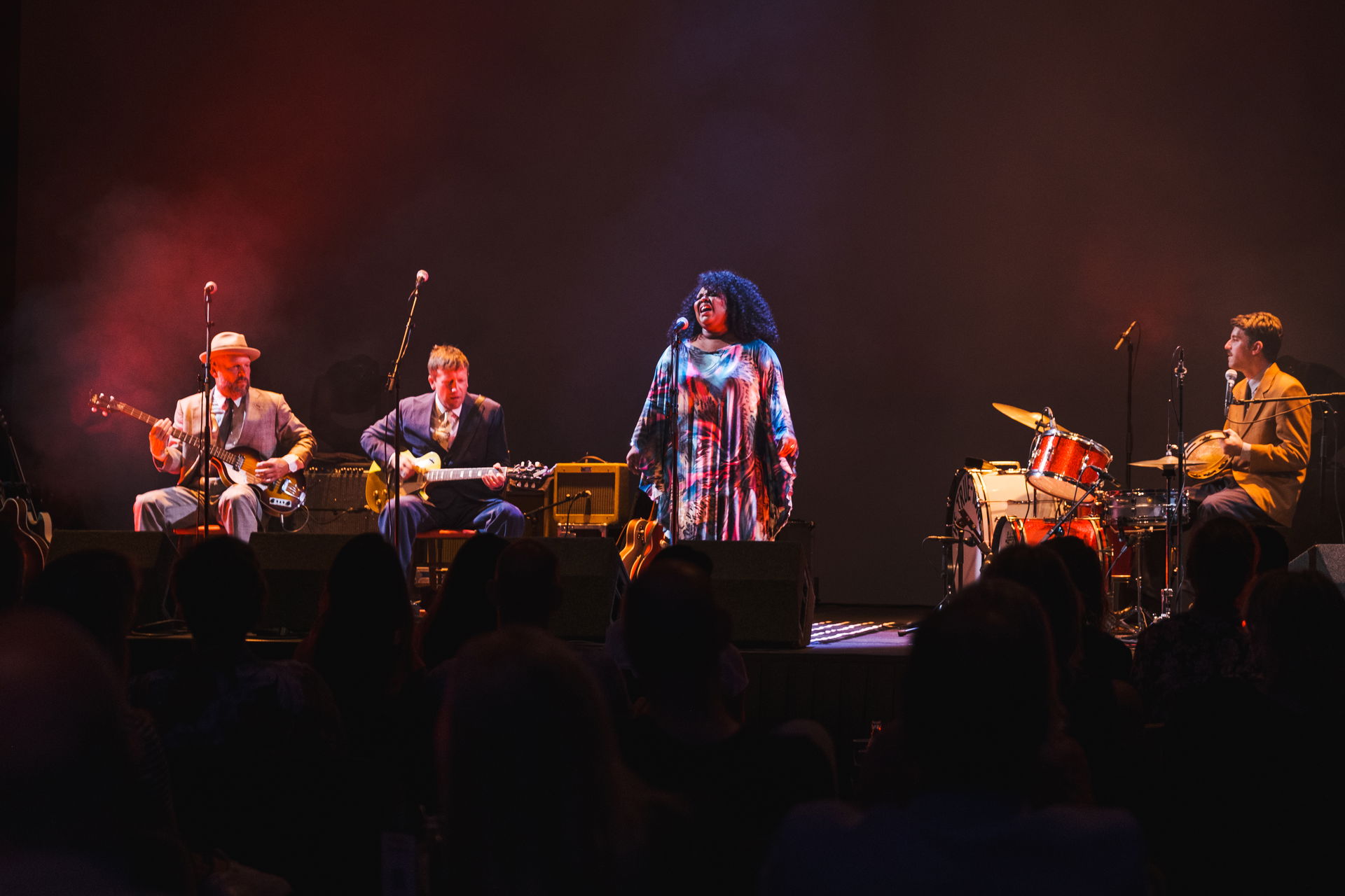 Michelle David & the True-tones speelden op 10 september 2021 een tuinconcert in Hoogeveen. Het concert vond wegens slecht weer binnen plaats.