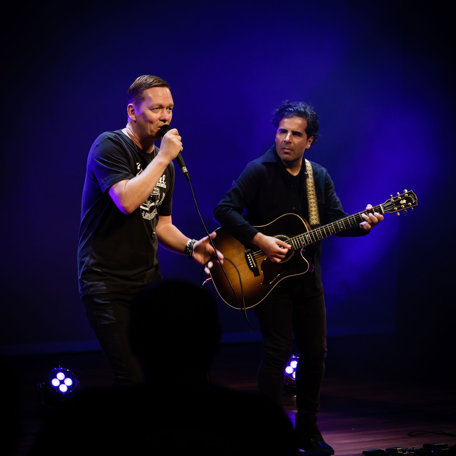 Het tuinconcert van Van Dik Hout op 24 juli 2021 werd verplaatst naar de Tamboerzaal. Photo Anya maakte foto's van het concert in Hoogeveen.