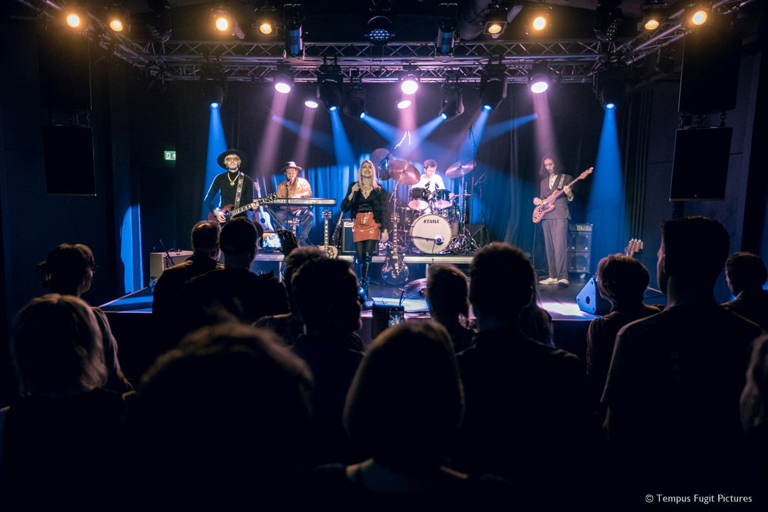 Light By The Sea - Het Podium