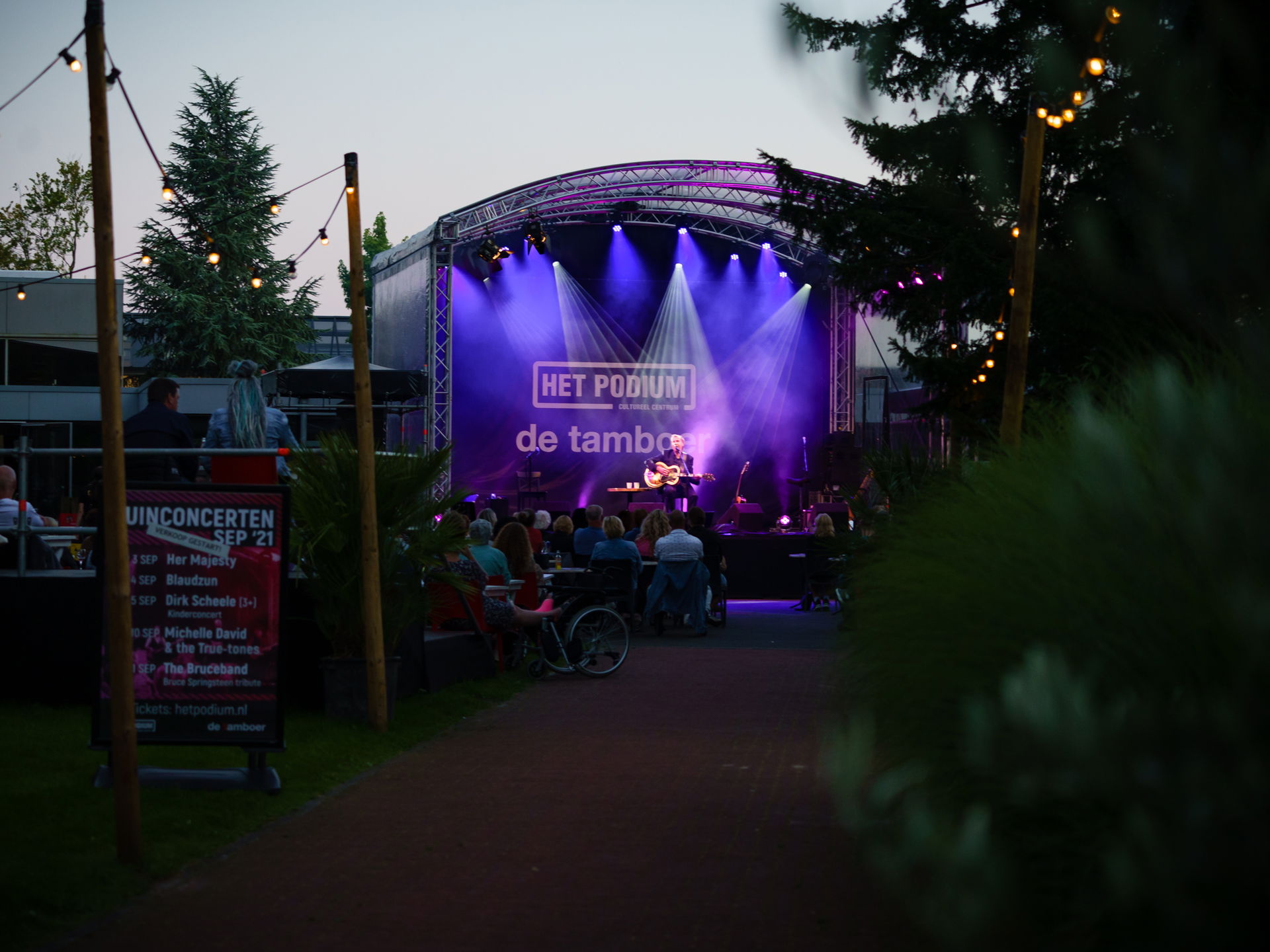 Photo Anya fotografeerde bij het tuinconcert van Frank Boeijen op 17 juli 2021 in Hoogeveen