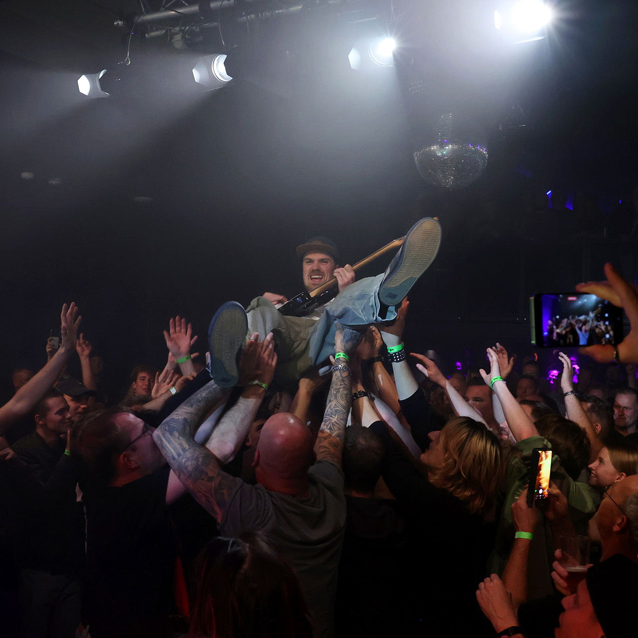 The Hunting Party + Dad Vibes - Martin Peelen