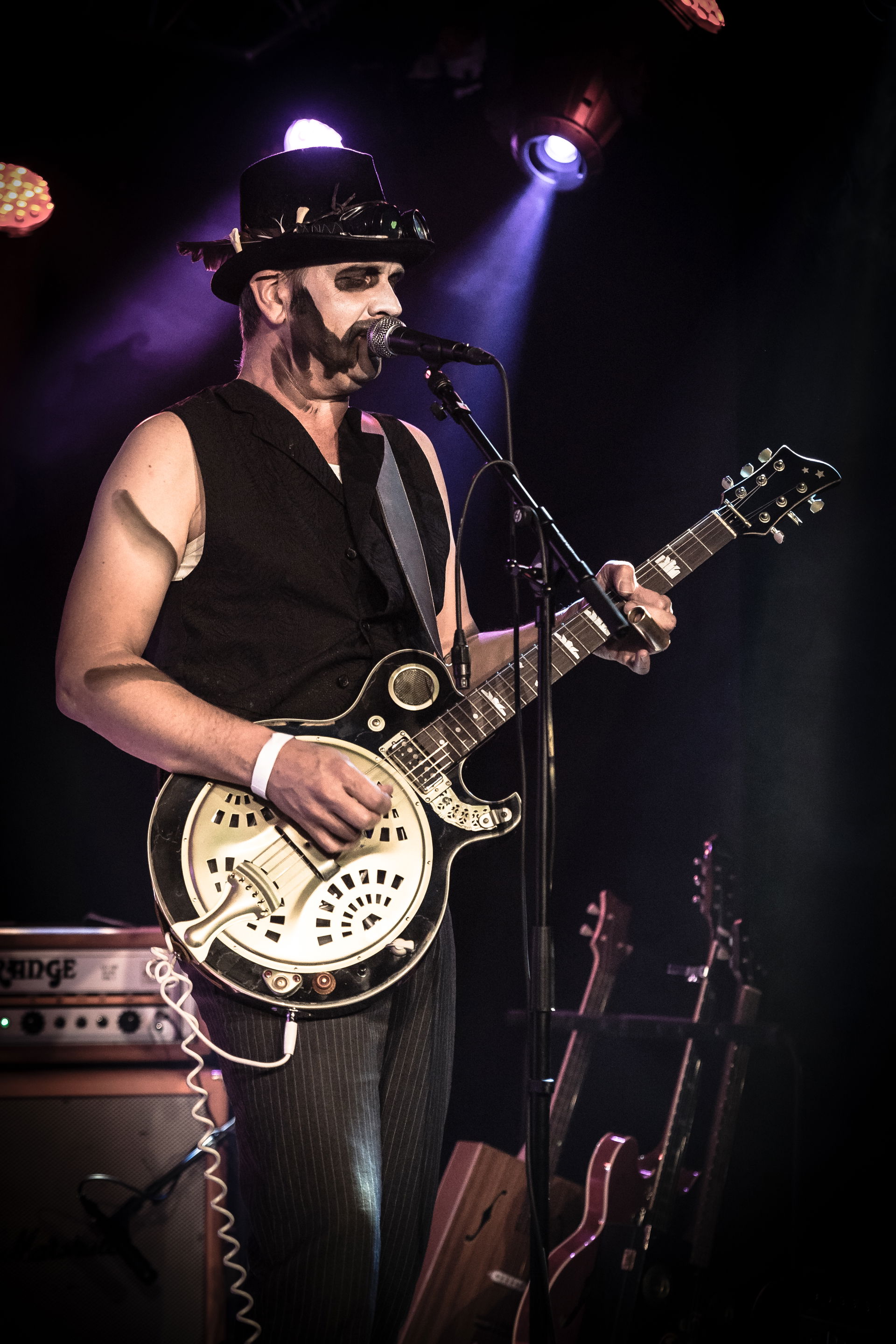 Photo Anya maakte foto's van het optreden van Bacon Fat Louis tijdens de Bluesnight op 5 oktober 2019 in Het Podium