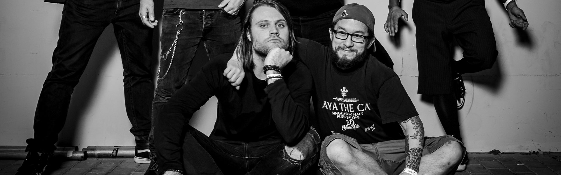 Na vier succesvolle club en twee festival tours wordt de Tribute to the Nineties ft. Rudeboy & Green Lizard verlengd met een nieuwe set en komen ze naar Het Podium! Tijdens de show komen ze met nummers van onder andere Urban Dance Squad, Nirvana, Smashing Pumpkins, Foo Fighters, Beastie Boys en Alice In Chains. De nummers van de Urban Dance Squad worden uitgevoerd door Silver Sufering Rudeboy: juist ja, de originele zanger van deze legendarische band! 