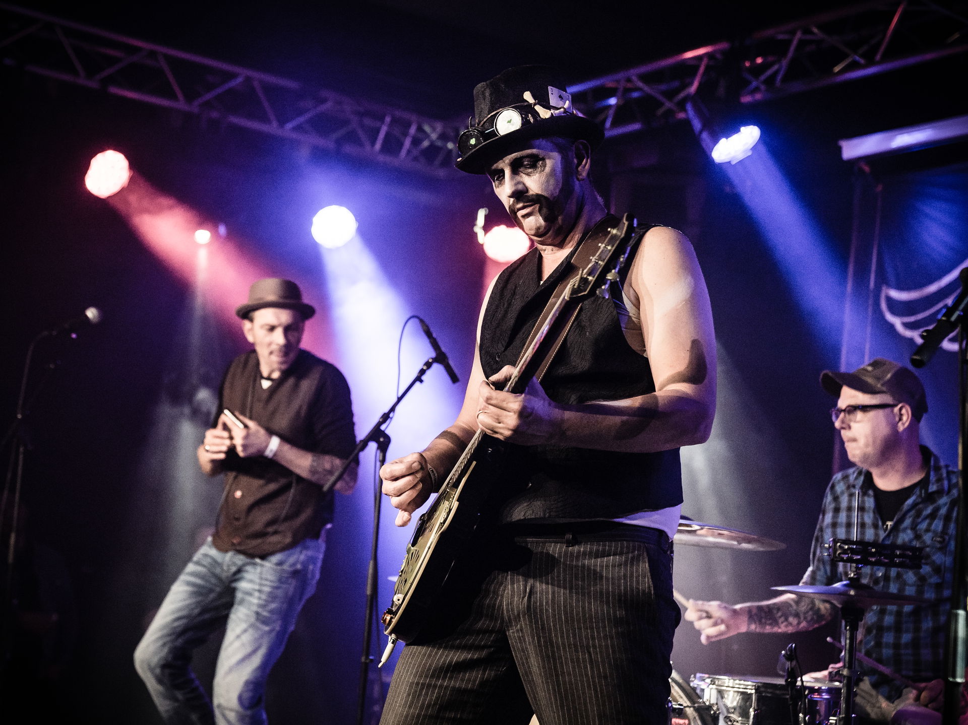 Photo Anya maakte foto's van het optreden van Bacon Fat Louis tijdens de Bluesnight op 5 oktober 2019 in Het Podium