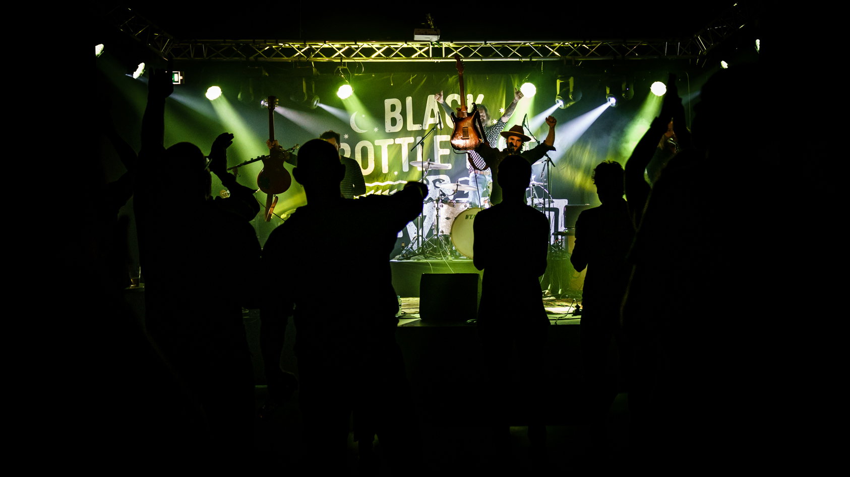 Black Bottle Riot - Het Podium