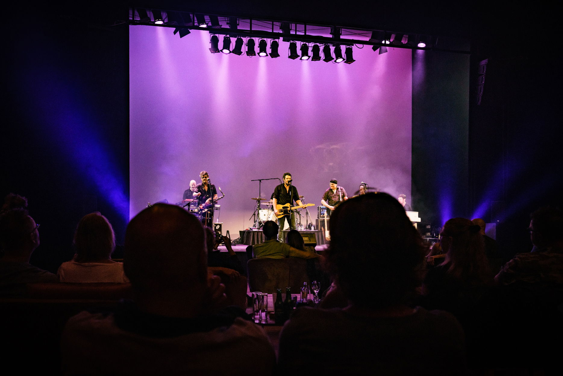 Op 11 september 2021 speelde The Bruceband in Hoogeveen. Het tuinconcert werd naar binnen verplaatst vanwege het weer. Foto's door Photo Anya